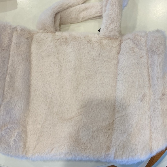 Faux-Fur Tote - Picture 2 of 6
